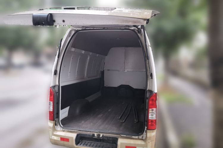 Used Foton Scenic G7 2017 2.0L Short-Wheelbase Commercial Van High-Roof 2-Seater 4Q20M Trunk