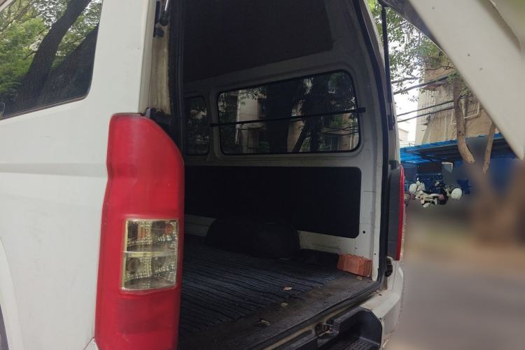Used Foton Scenic G7 2017 2.0L Long-Wheelbase Commercial Van High Roof 6-Seater 4Q20M Trunk