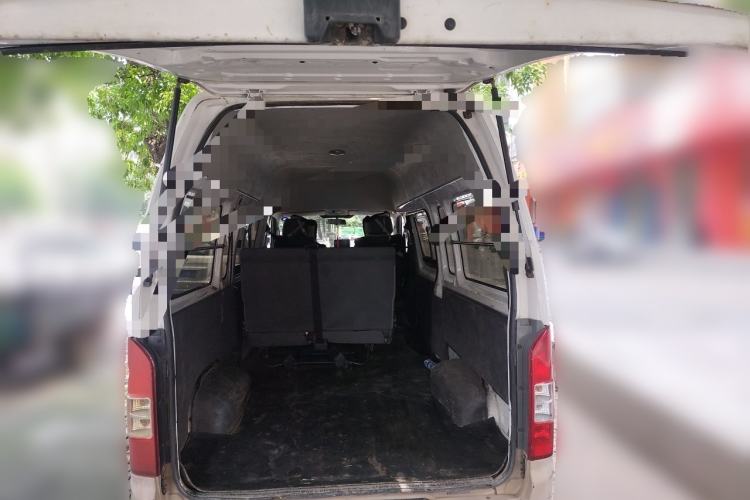 Used Foton Scenic G7 2017 2.0L Long-Wheelbase Commercial Van High Roof 6-Seater 4Q20M Trunk