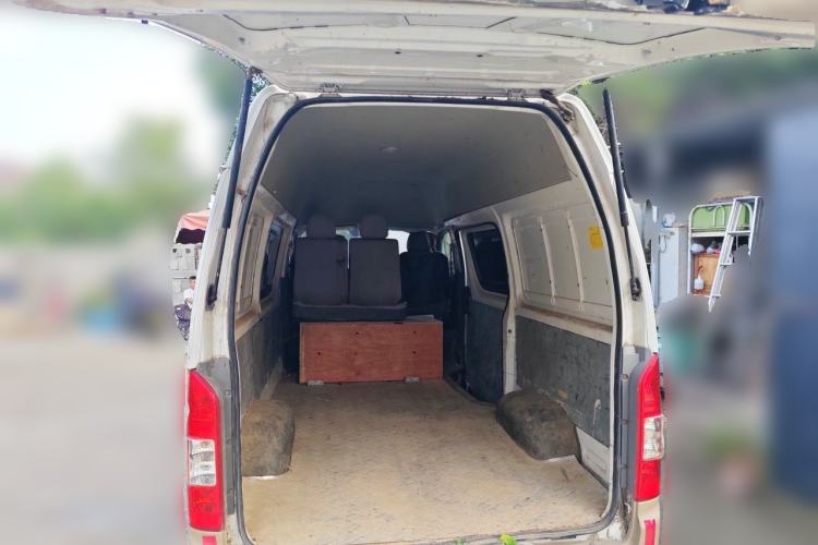 Used Foton Scenic G7 2017 2.0L Short-Wheelbase Commercial Van Flat Roof 4 Seats 4Q20M Trunk