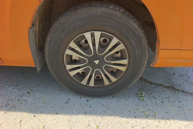 Used Foton Scenic G7 2017 2.0L Long-Wheelbase Commercial Van High Roof 2 Seats 4Q20M Right Front Wheel Hub