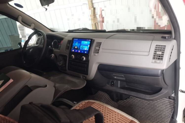 Used Foton Scenic G7 2019 2.4L Long Wheelbase High-Roof 2-Seater China VI 4K22D4M Center Console