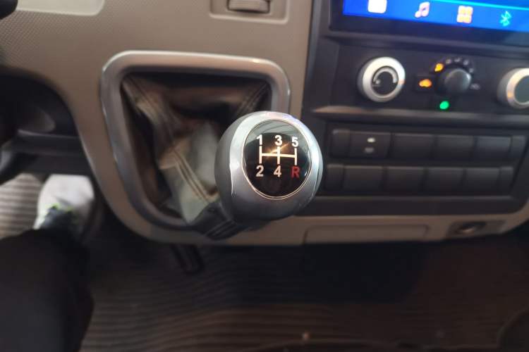 Used Foton Scenic G7 2019 2.4L Long Wheelbase High-Roof 2-Seater China VI 4K22D4M Gear Lever