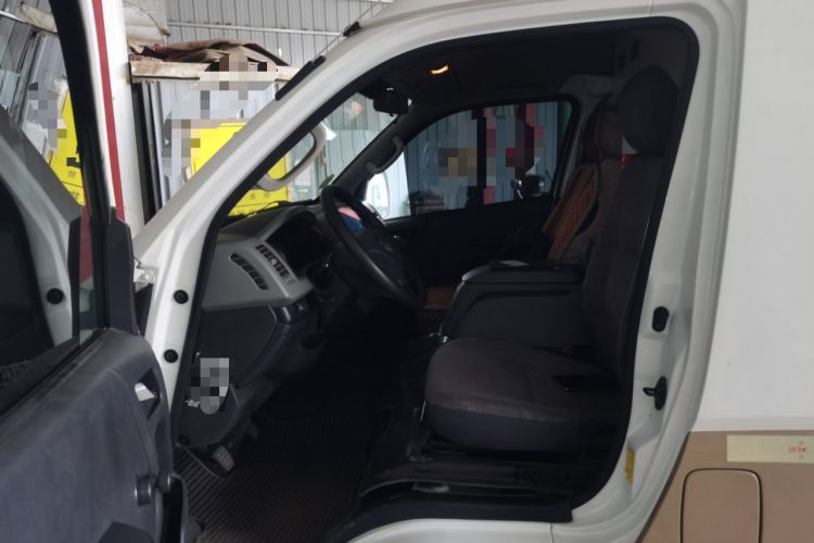 Used Foton Scenic G7 2019 2.4L Long Wheelbase High-Roof 2-Seater China VI 4K22D4M Left Front Seat