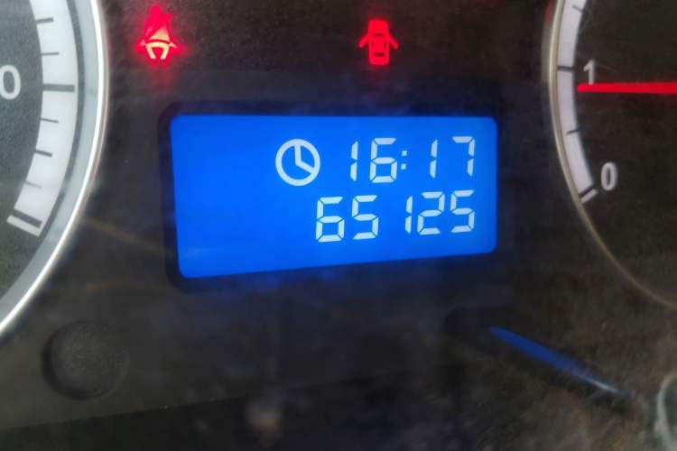 Used Foton Scenic G7  Odometer Close Up