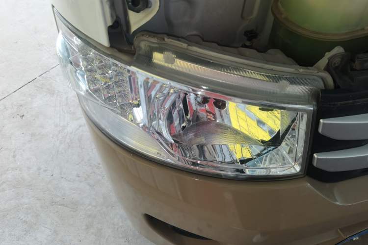 Used Foton Scenic G7 2019 2.4L Long Wheelbase High-Roof 2-Seater China VI 4K22D4M Right Front Headlight