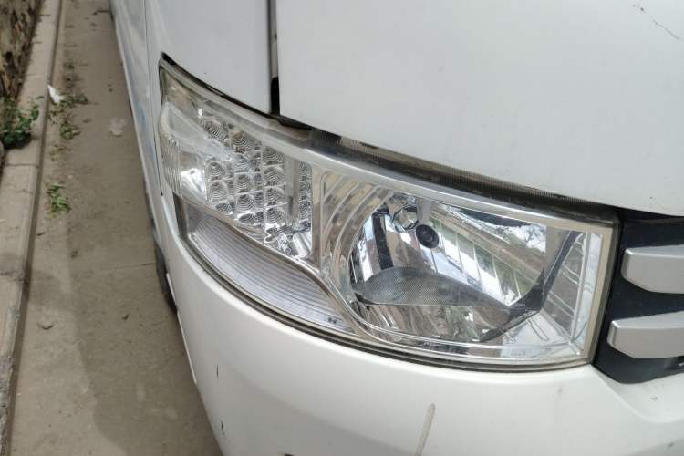 Used Foton Scenic G7 2019 2.4L Long Wheelbase High-Roof 2-Seater China VI 4K22D4M Right Front Headlight