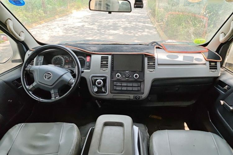 Used Foton Scenic G7 2020 2.4L Commercial Version Long Wheelbase High-Roof 4-Seater Van China VI Emission Standard Model 4K22D4M Center Console