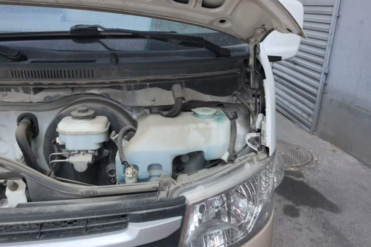 Used Foton Scenic G7 2020 2.4L Commercial Version Short Wheelbase Flat-Top 2-Seater Van China VI Emission Standard 4K22D4M Engine Bay Left