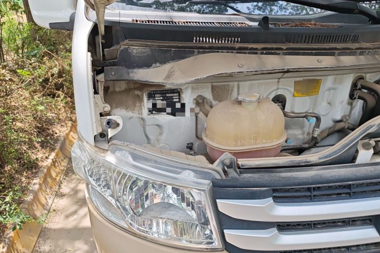 Used Foton Scenic G7 2020 2.4L Commercial Version Long Wheelbase High-Roof 4-Seater Van China VI Emission Standard Model 4K22D4M Engine Bay Right