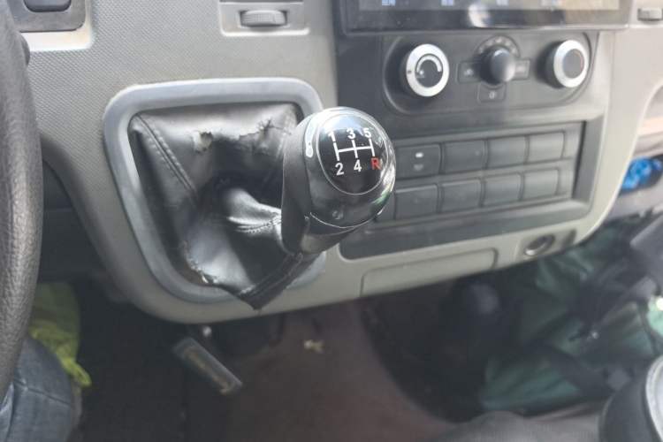 Used Foton Scenic G7 2020 2.4L Commercial Version Short Wheelbase Flat-Top 2-Seater Van China VI Emission Standard 4K22D4M Gear Lever