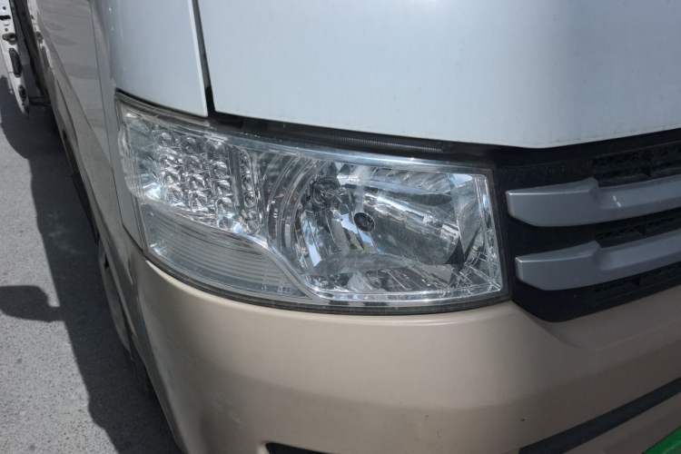 Used Foton Scenic G7 2020 2.4L Commercial Version Short Wheelbase Flat-Top 2-Seater Van China VI Emission Standard 4K22D4M Right Front Headlight