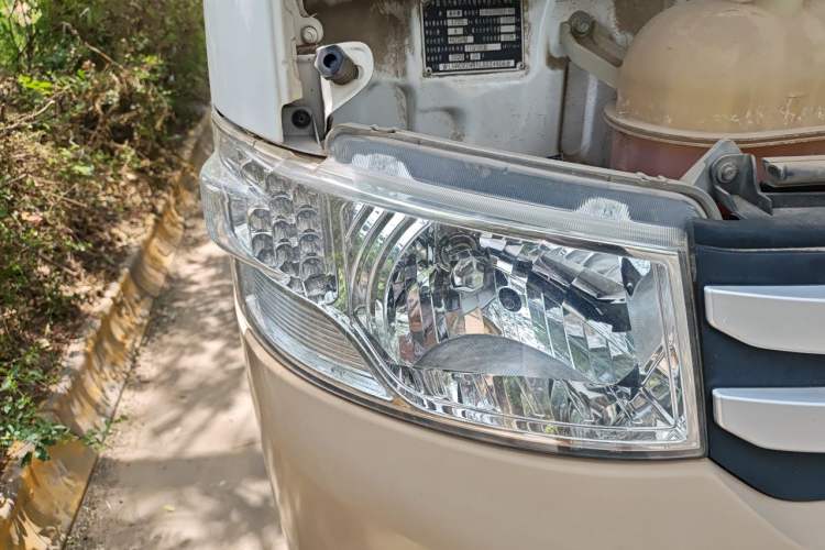 Used Foton Scenic G7 2020 2.4L Commercial Version Long Wheelbase High-Roof 4-Seater Van China VI Emission Standard Model 4K22D4M Right Front Headlight