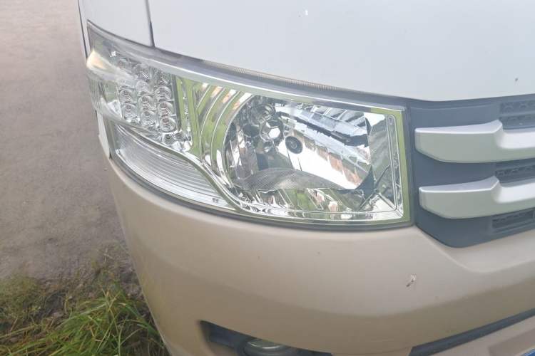 Used Foton Scenic G7 2020 2.4L Commercial Version Long Wheelbase High-Roof 2-Seat Van China VI Emission Standard 4K22D4M Right Front Headlight
