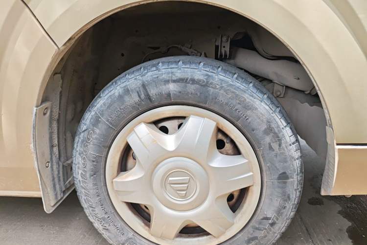 Used Foton Scenic G7 2020 2.4L Commercial Version Long Wheelbase High-Roof 4-Seater Van China VI Emission Standard Model 4K22D4M Right Front Wheel Hub