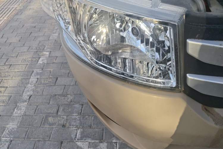 Used Foton Scenic G7 2020 2.4L Commercial Version Long Wheelbase High-Roof 2-Seat Van China VI Emission Standard 4K22D4M Right Front Headlight