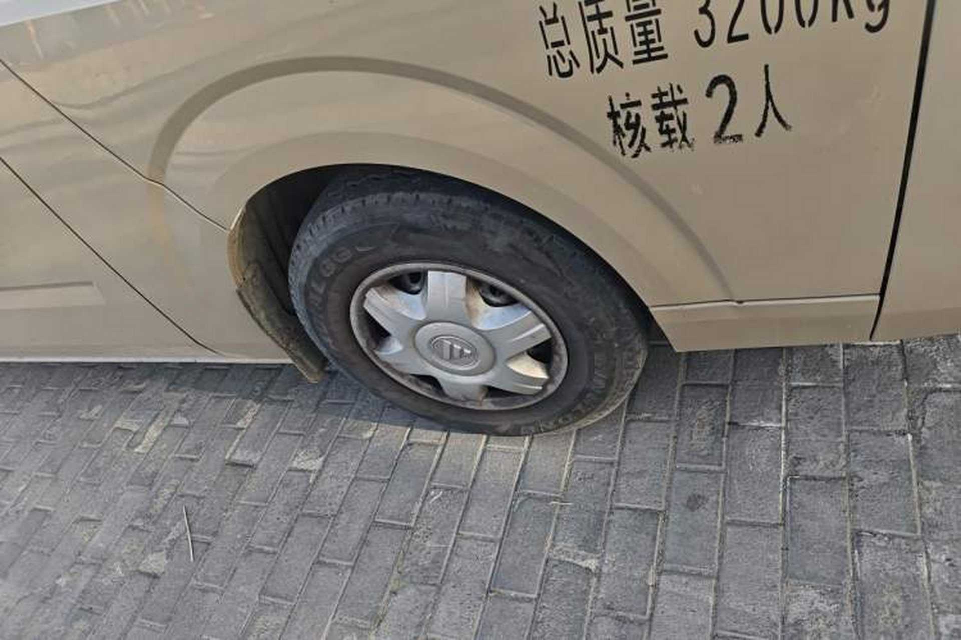 Used Foton Scenic G7 2020 2.4L Commercial Version Long Wheelbase High-Roof 2-Seat Van China VI Emission Standard 4K22D4M Right Front Wheel Hub