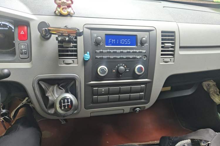 Used Foton Scenic G7 2020 2.4L Commercial Version Short Wheelbase Flat-Top 2-Seater Van China VI Emission Standard 4K22D4M Audio And AC Panel