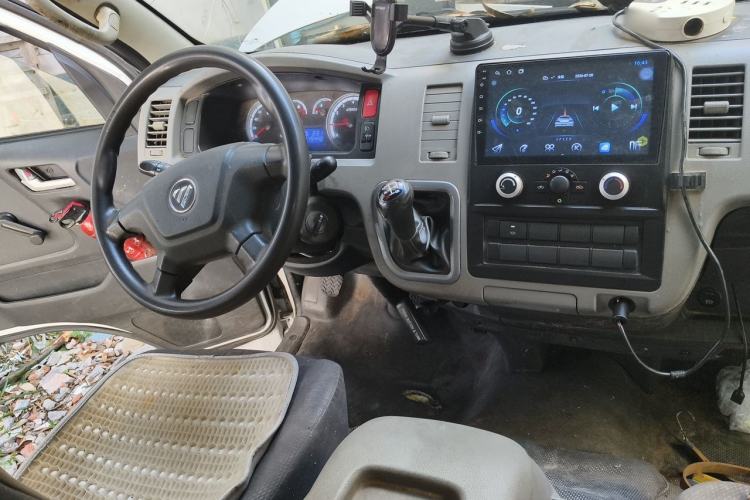 Used Foton Scenic G7 2020 2.4L Commercial Version Long Wheelbase High-Roof 2-Seat Van China VI Emission Standard 4K22D4M Center Console