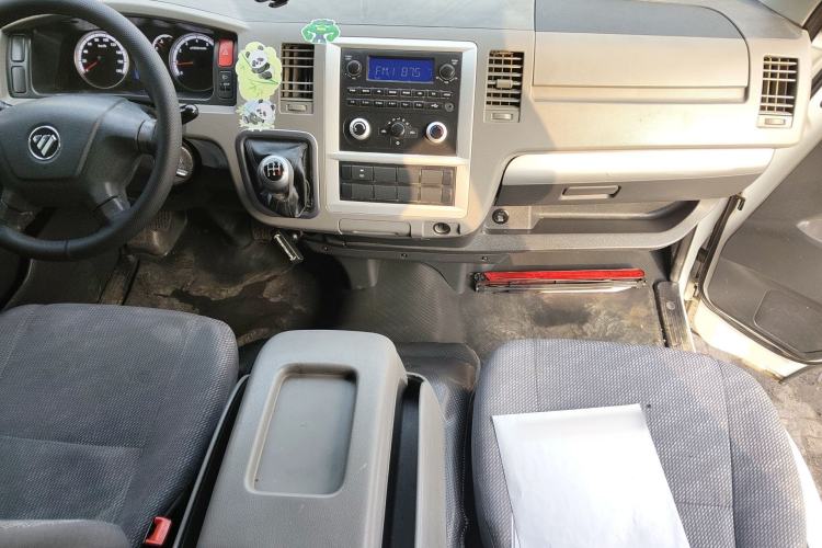 Used Foton Scenic G7 2020 2.4L Commercial Version Long Wheelbase High-Roof 6-Seater Business Vehicle China VI Emission Standard Model 4K22D4M Center Console