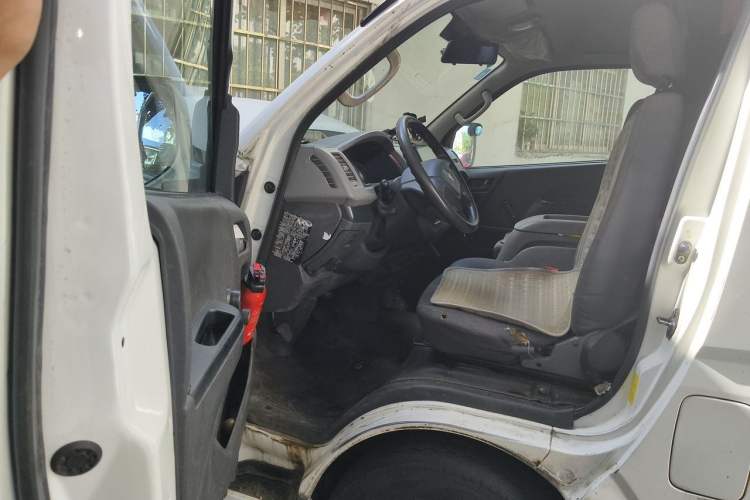 Used Foton Scenic G7 2020 2.4L Commercial Version Long Wheelbase High-Roof 2-Seat Van China VI Emission Standard 4K22D4M Driver Seat