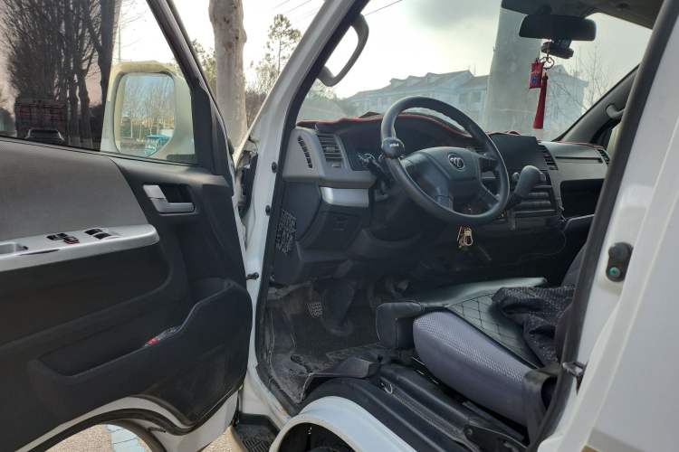 Used Foton Scenic G7 2020 2.4L Commercial Version Long Wheelbase High-Roof 5-Seater Van China VI Emission Standard 4K22D4M Interior 3