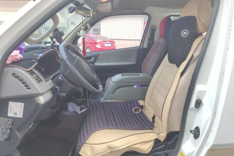 Used Foton Scenic G7 2020 2.4L Commercial Version Long Wheelbase High-Roof 6-Seater Business Vehicle China VI Emission Standard Model 4K22D4M Left Front Seat