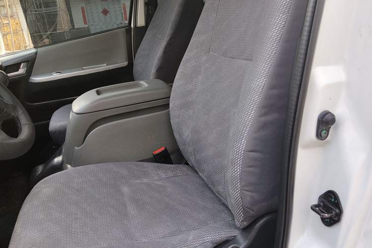 Used Foton Scenic G7 2020 2.4L Commercial Version Long Wheelbase High-Roof 6-Seater Business Vehicle China VI Emission Standard Model 4K22D4M Left Rear Seat