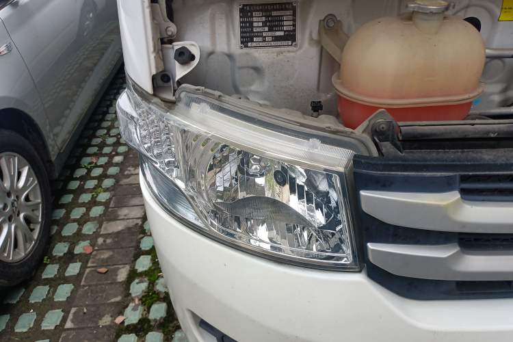 Used Foton Scenic G7 2020 2.4L Commercial Version Long Wheelbase High-Roof 2-Seat Van China VI Emission Standard 4K22D4M Right Front Headlight