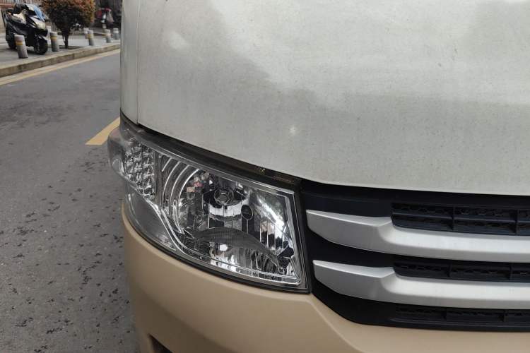 Used Foton Scenic G7 2020 2.4L Commercial Version Long Wheelbase High-Roof 6-Seater Business Vehicle China VI Emission Standard Model 4K22D4M Right Front Headlight