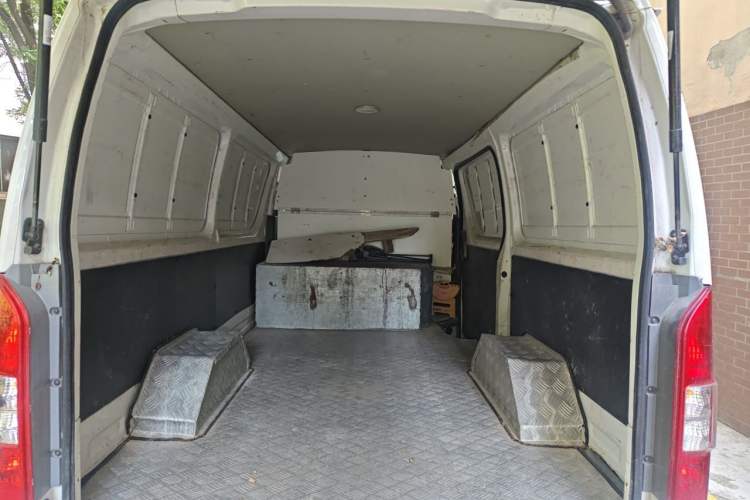 Used Foton Scenic G7 2020 2.4L Commercial Version Short Wheelbase Flat-Top 2-Seater Van China VI Emission Standard 4K22D4M Trunk