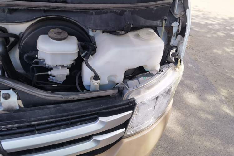 Used Foton Scenic G7 2021 2.4L Gasoline Commercial Version Long Wheelbase High-Roof 2-Seat Van 4K22D4M Engine Bay Left