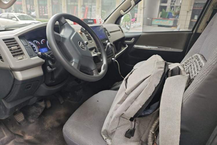 Used Foton Scenic G7 2021 2.4L Gasoline Commercial Version Long Wheelbase High Roof 6-Seater with Clear Windows Model 4K22D4M Left Front Seat