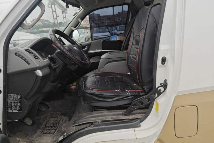Used Foton Scenic G7 2021 2.0T Diesel Commercial Version Long Wheelbase High Roof 2-Seater Van D20TCIF1 Left Front Seat