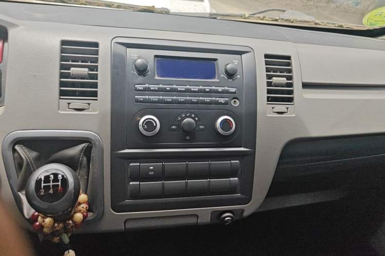 Used Foton Scenic G7 2021 2.4L Gasoline Commercial Version Short Wheelbase High-Roof 2-Seat Van 4K22D4M Audio And AC Panel