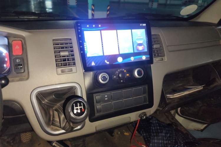 Used Foton Scenic G7 2021 2.4L Gasoline Commercial Version Long Wheelbase High-Roof 5-Seater Van 4K22D4M Audio And AC Panel
