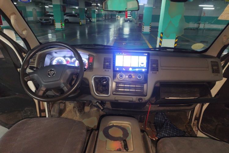 Used Foton Scenic G7 2021 2.4L Gasoline Commercial Version Long Wheelbase High-Roof 5-Seater Van 4K22D4M Center Console
