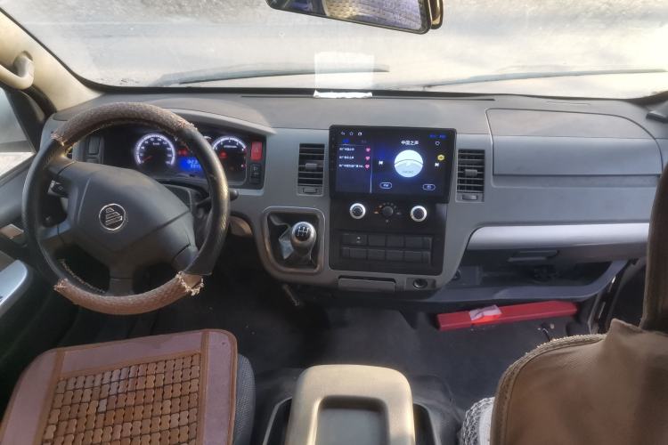 Used Foton Scenic G7 2021 2.4L Gasoline Commercial Version Long Wheelbase High-Roof 5-Seater Van 4K22D4M Center Console