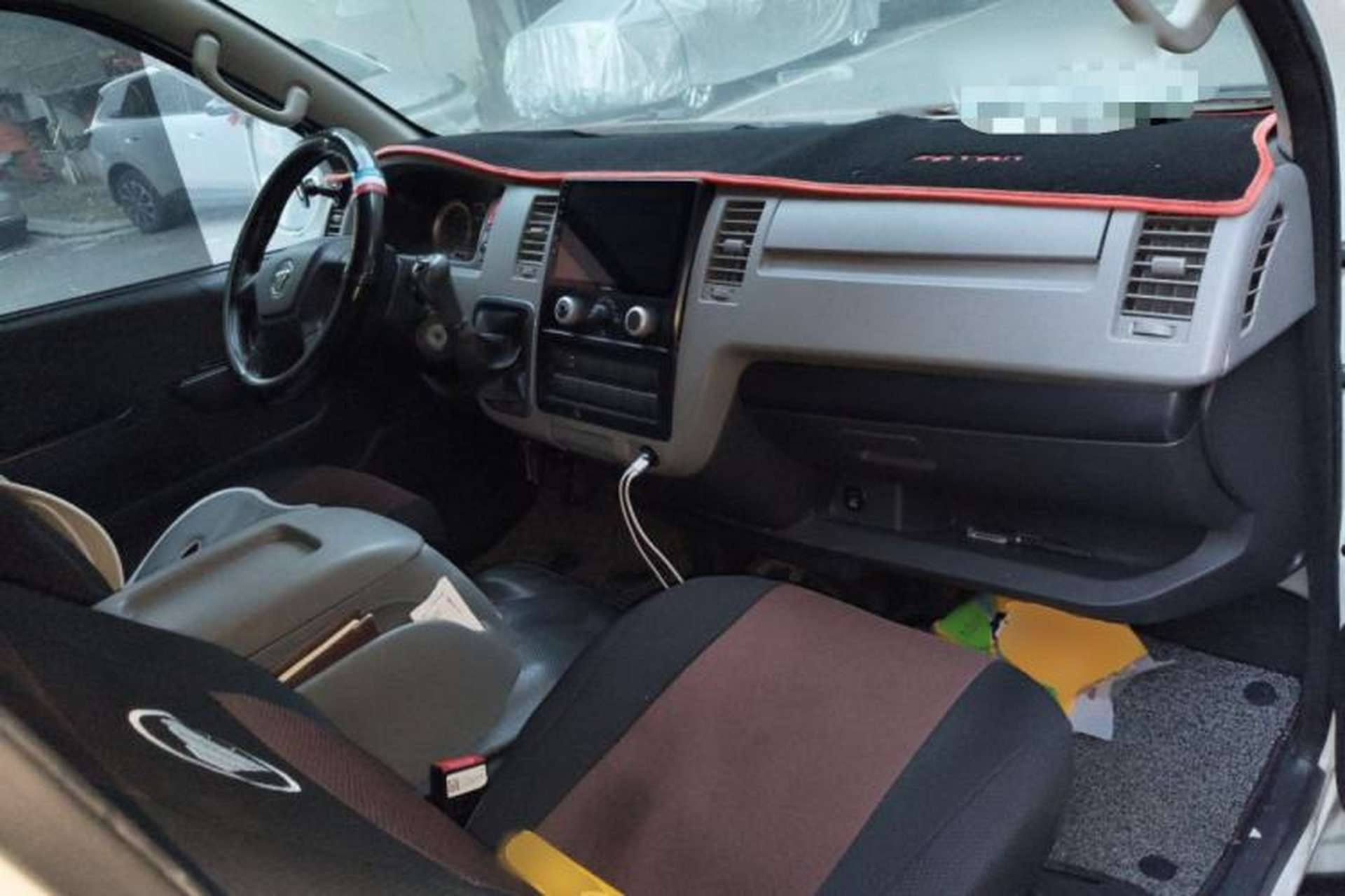 Used Foton Scenic G7 2021 2.4L Gasoline Commercial Version Long Wheelbase High-Roof 2-Seat Van 4K22D4M Center Console