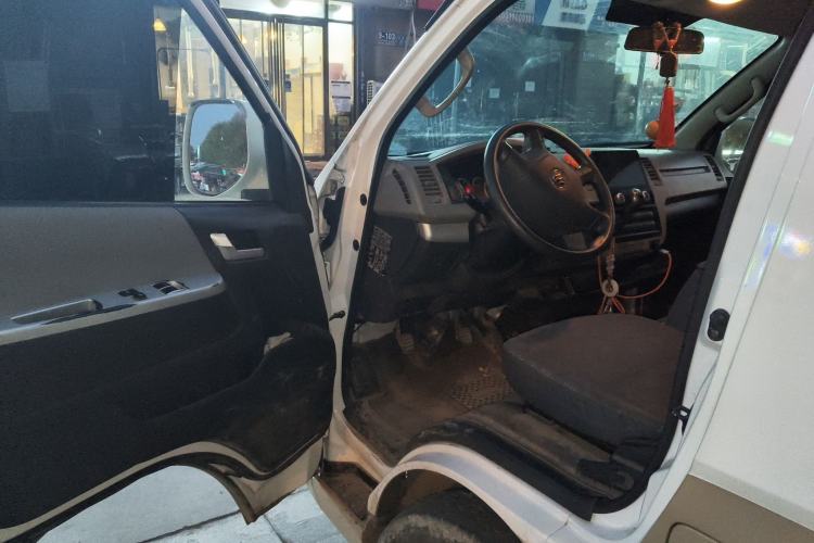 Used Foton Scenic G7 2021 2.4L Gasoline Commercial Version Long Wheelbase High Roof 4-Seater Van – 4K22D4M Driver Seat