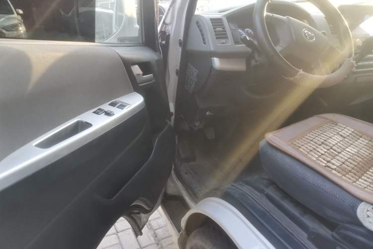Used Foton Scenic G7 2021 2.4L Gasoline Commercial Version Long Wheelbase High-Roof 5-Seater Van 4K22D4M Driver Seat