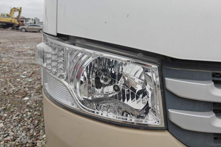 Used Foton Scenic G7 2021 2.0T Diesel Commercial Version Long Wheelbase High Roof 2-Seater Van D20TCIF1 Exterior 6