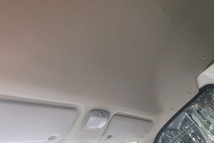 Used Foton Scenic G7 2021 2.0T Diesel Commercial Version Long Wheelbase High Roof 5-Seater Van D20TCIF1 Headliner