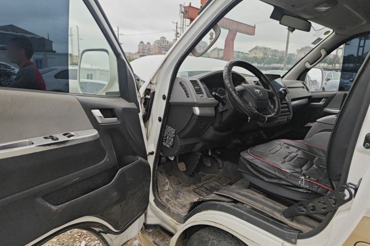Used Foton Scenic G7 2021 2.0T Diesel Commercial Version Long Wheelbase High Roof 2-Seater Van D20TCIF1 Interior 3