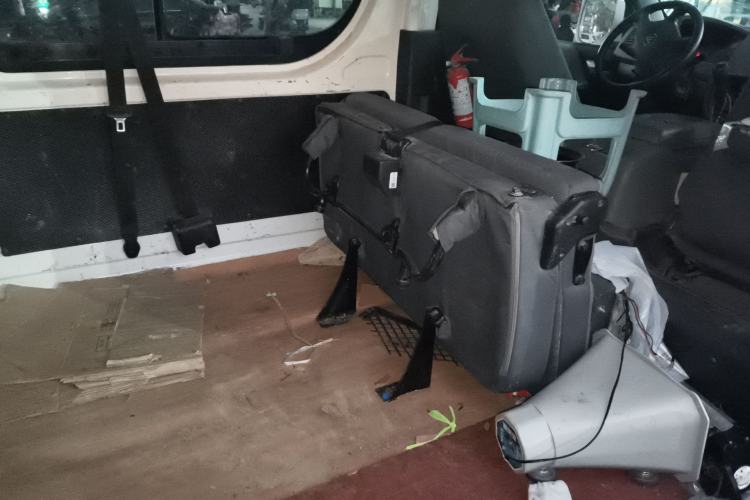 Used Foton Scenic G7 2021 2.4L Gasoline Commercial Version Long Wheelbase High Roof 4-Seater Van – 4K22D4M Left Rear Seat