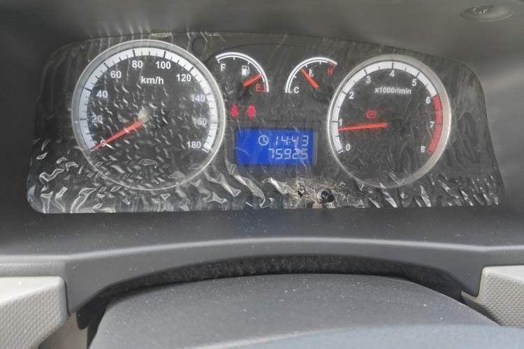 Used Foton Scenic G7  Odometer Close Up