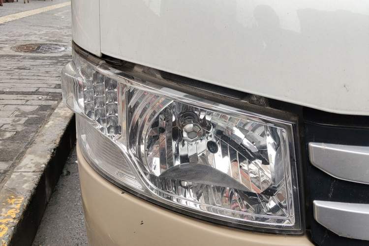 Used Foton Scenic G7 2021 2.4L Gasoline Commercial Version Long Wheelbase High-Roof 2-Seat Van 4K22D4M Right Front Headlight