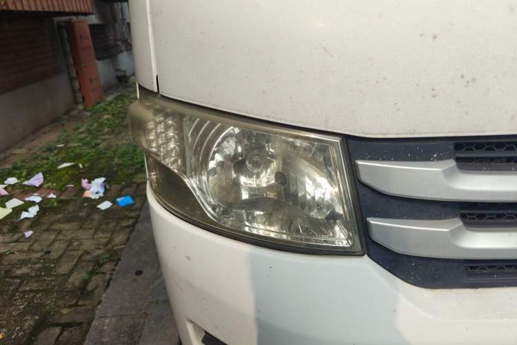 Used Foton Scenic G7 2021 2.4L Gasoline Commercial Version Long Wheelbase High-Roof 2-Seat Van 4K22D4M Right Front Headlight