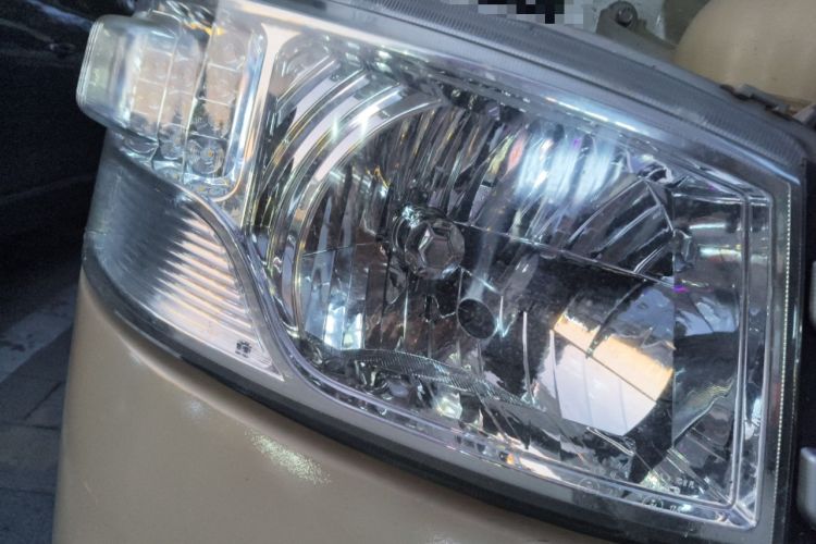Used Foton Scenic G7 2021 2.4L Gasoline Commercial Version Long Wheelbase High Roof 4-Seater Van – 4K22D4M Right Front Headlight