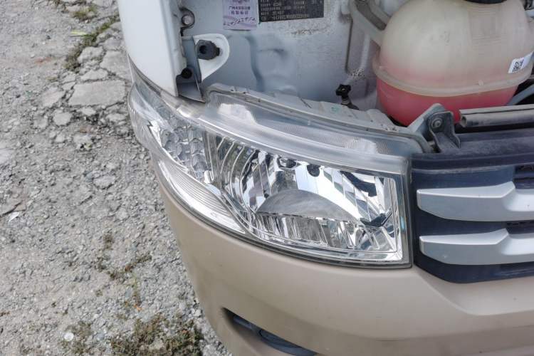 Used Foton Scenic G7 2021 2.4L Gasoline Commercial Version Long Wheelbase High-Roof 2-Seat Van 4K22D4M Right Front Headlight